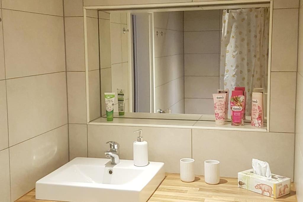 Ferienwohnung Zwischen Weinheim Und Hemsbach Exterior photo
